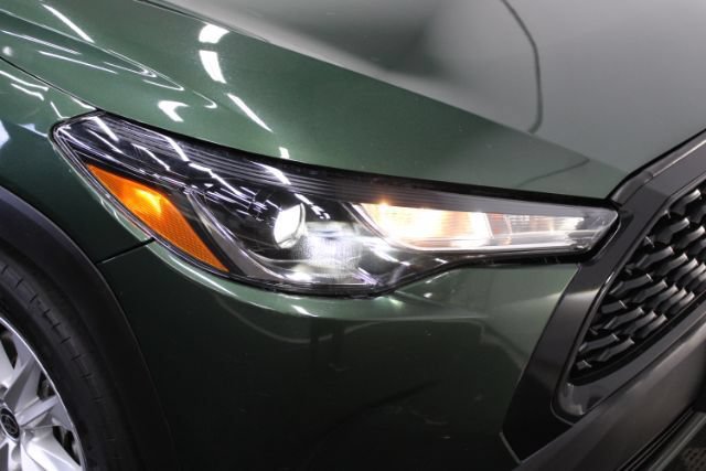Used 2022 Toyota Corolla Cross LE w/ Moonroof Package FWD image 29