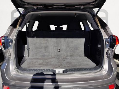 Used 2019 Toyota Highlander LE image 15