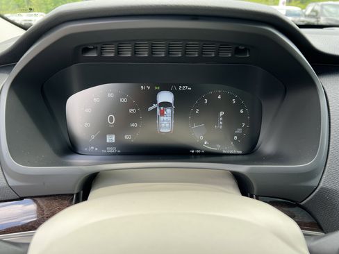 Used 2019 Volvo XC90 T6 Momentum w/ Advanced Package AWD/4WD image 12