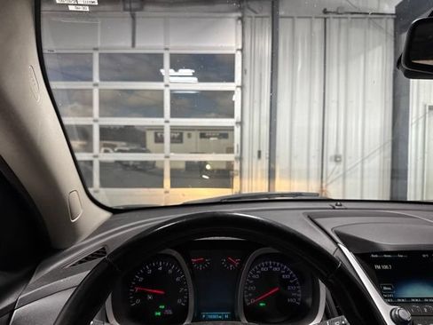 Used 2017 Chevrolet Equinox LT w/ Convenience Package FWD image 7
