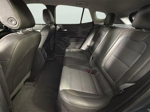 Certified 2025 Chevrolet Trax LT w/ Driver Confidence Package image 25