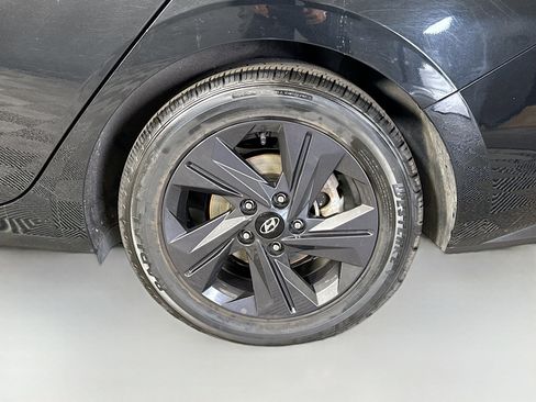 Used 2021 Hyundai Elantra SEL image 37