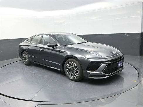 New 2026 Hyundai Sonata SEL image 2