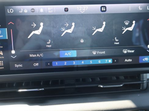 Used 2025 Jeep Wrangler Unlimited Sahara w/ Safety Group AWD/4WD image 19