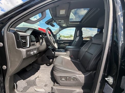 Used 2024 GMC Sierra 2500 Denali w/ Denali Reserve Package AWD/4WD image 12
