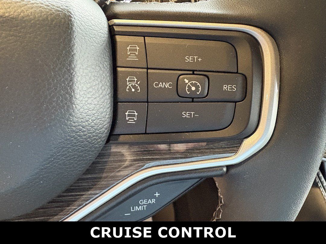 Used 2022 Jeep Wagoneer Series III w/ Rear Seat Video Group 1 AWD/4WD image 13
