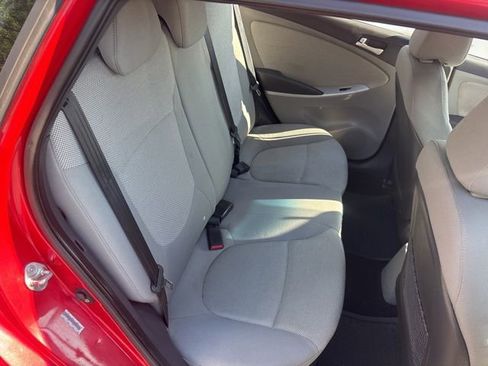 Used 2012 Hyundai Accent GS FWD image 7