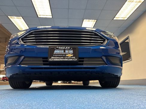 Used 2018 Ford Fusion SE w/ Fusion SE Technology Package image 14