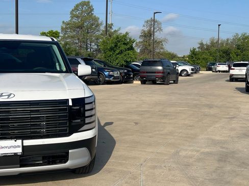 New 2026 Hyundai Palisade SE FWD image 3