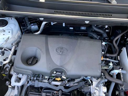 Used 2025 Toyota RAV4 XLE image 30
