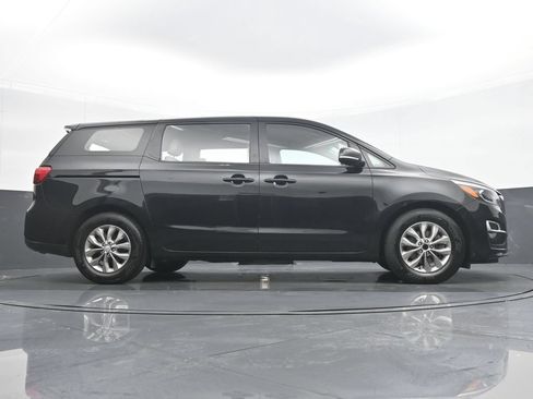 Used 2020 Kia Sedona L FWD image 32