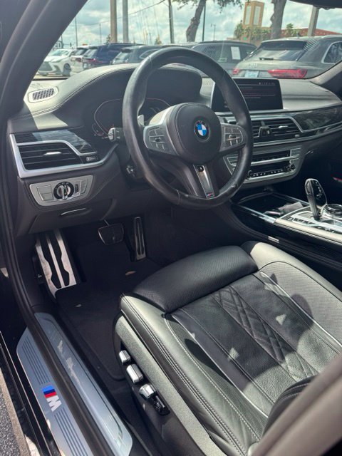 Used 2022 BMW 750i xDrive w/ Executive Package AWD/4WD image 14