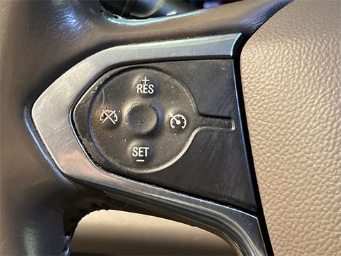 Used 2020 Chevrolet Traverse LT image 22