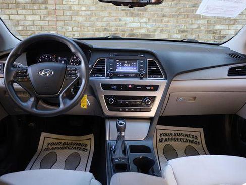 Used 2015 Hyundai Sonata SE w/ Option Group 09 FWD image 28