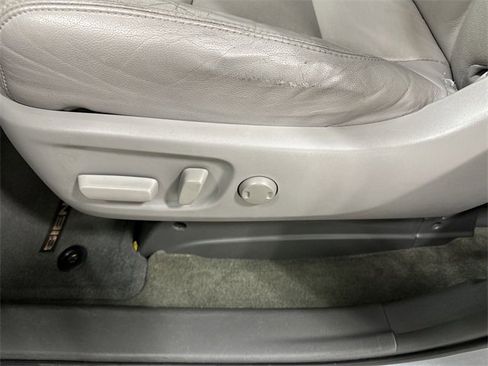 Used 2015 Toyota Sienna XLE image 16