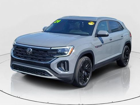 Used 2024 Volkswagen Atlas Cross Sport SE w/ Panoramic Sunroof Package FWD image 28