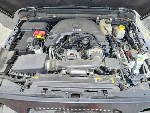 Used 2021 Jeep Gladiator Sport AWD/4WD image 11