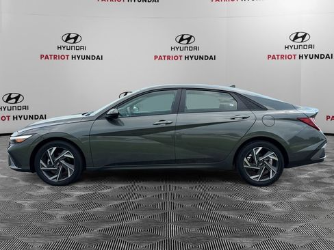 Used 2025 Hyundai Elantra Sport FWD image 6