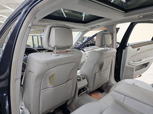Used 2014 Mercedes-Benz E 550 4MATIC Sedan image 25