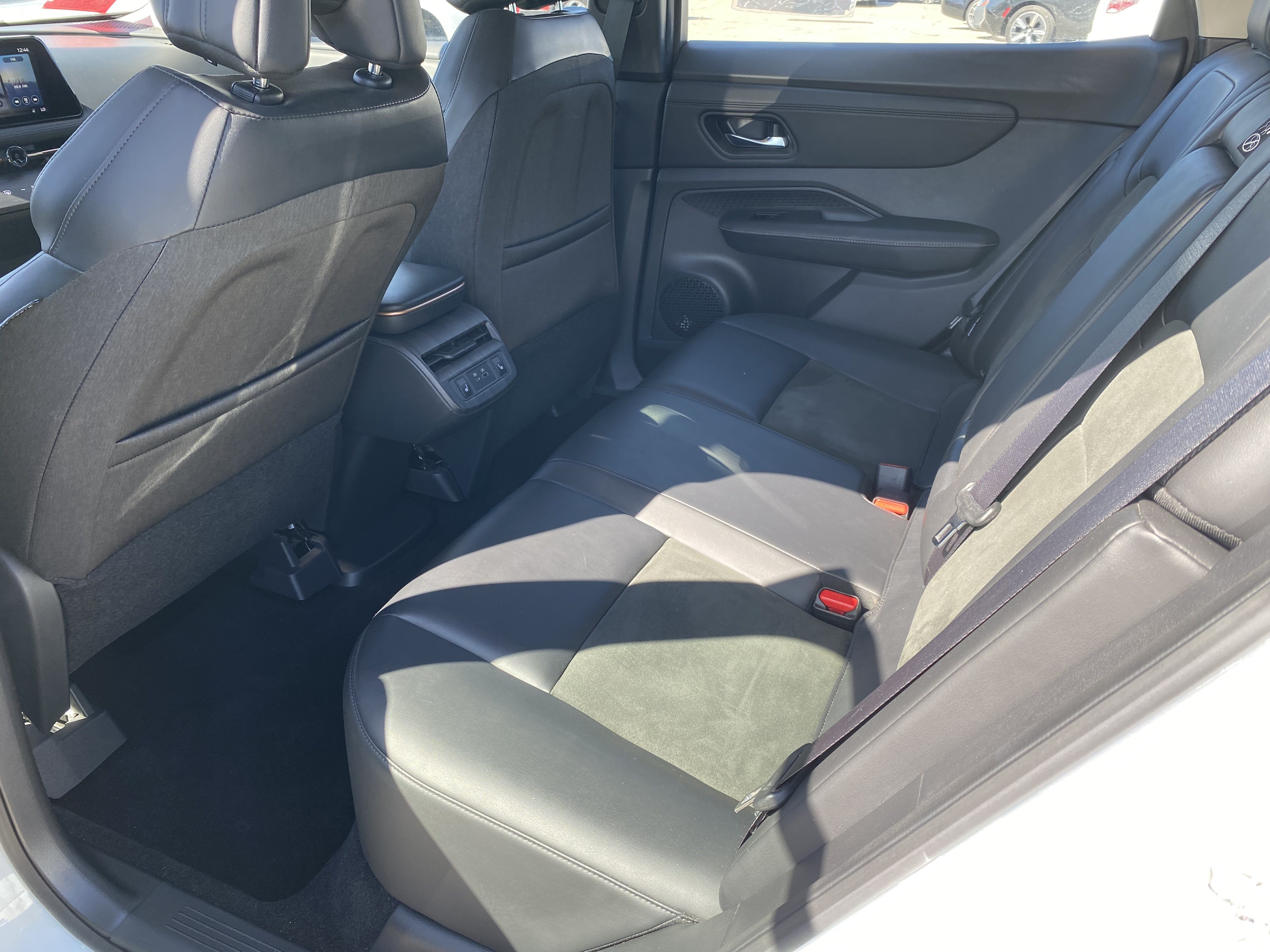 Used 2023 Nissan Ariya FWD image 17