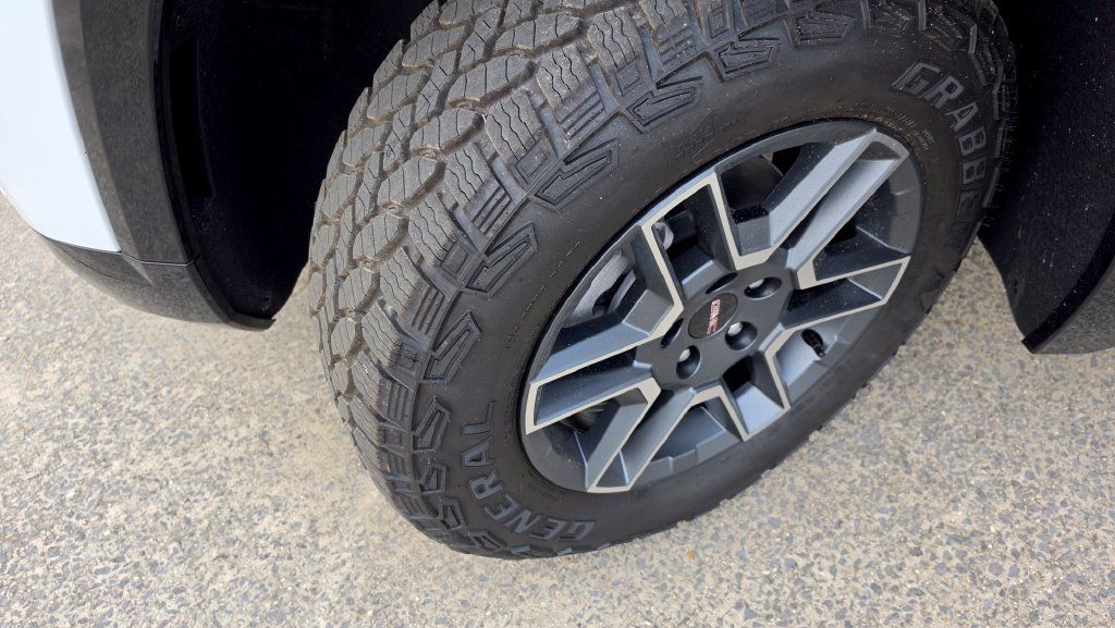 New 2026 GMC Terrain AT4 w/ Convenience Package III AWD/4WD image 15