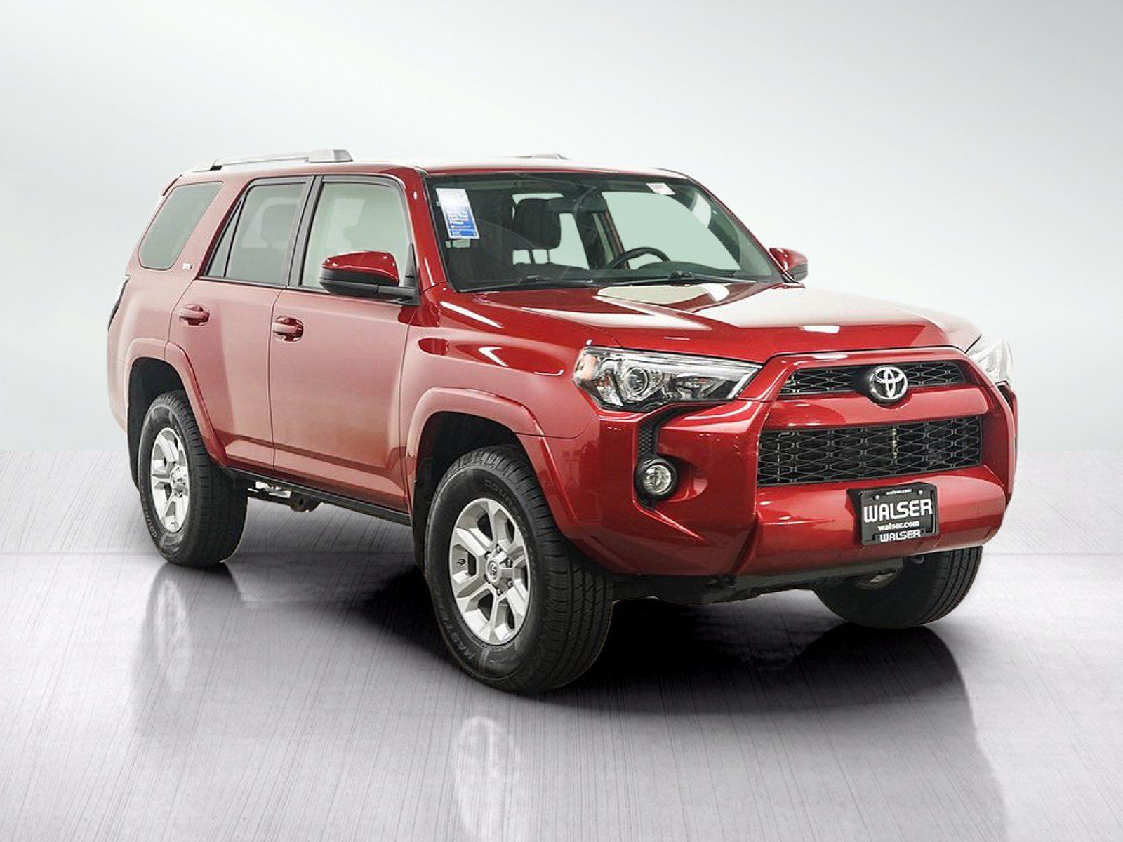 Used 2018 Toyota 4Runner SR5 AWD/4WD image 7