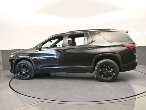Used 2023 Chevrolet Traverse LT w/ Midnight/Sport Edition image 3
