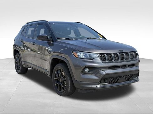 Used 2023 Jeep Compass Latitude w/ Sun and Sound Group AWD/4WD image 26
