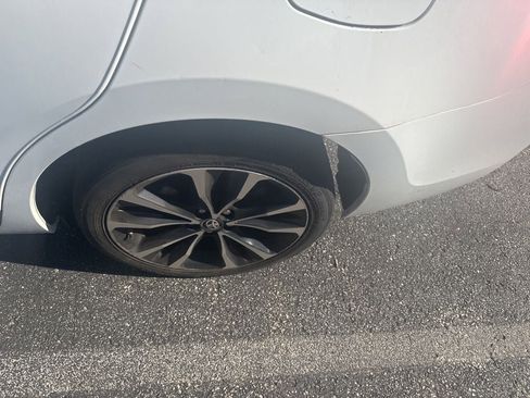 Used 2018 Toyota Corolla SE w/ SE Premium Package FWD image 4