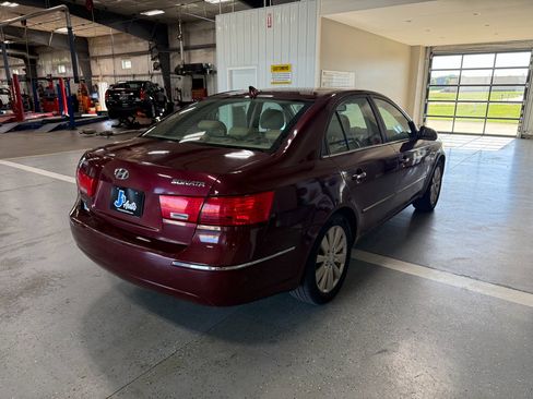 Used 2010 Hyundai Sonata Limited FWD image 7