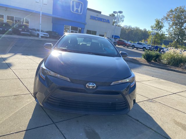 Used 2026 Toyota Corolla LE w/ LE Premium Package FWD image 3