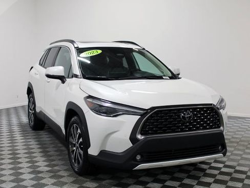 Used 2023 Toyota Corolla Cross XLE w/ Convenience Package AWD/4WD image 8