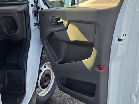 New 2026 Ford Transit 250 148 Medium Roof RWD image 4