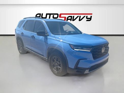 Used 2025 Honda Pilot TrailSport image 1