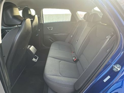 Used 2025 Kia K4 LXS image 32