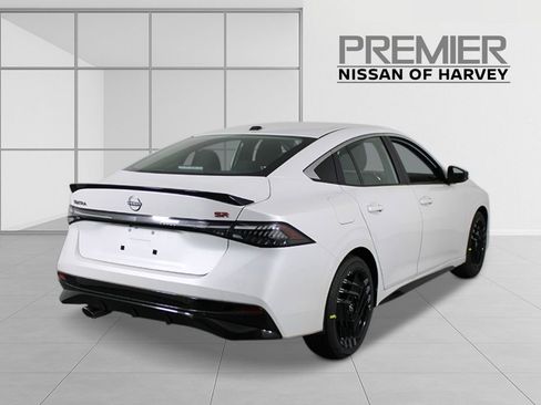 New 2026 Nissan Sentra SR w/ SR Premium Package FWD image 5