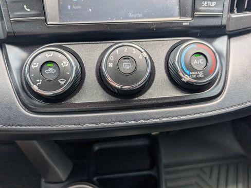 Used 2017 Toyota RAV4 LE FWD image 11