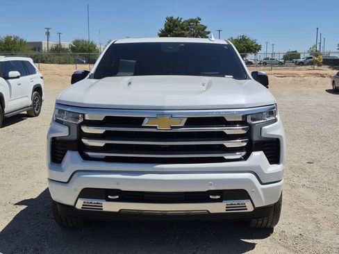 Used 2023 Chevrolet Silverado 1500 High Country w/ High Country Premium Package AWD/4WD image 2