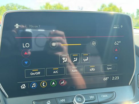 Used 2023 Chevrolet Blazer Premier w/ Enhanced Convenience Package AWD/4WD image 25
