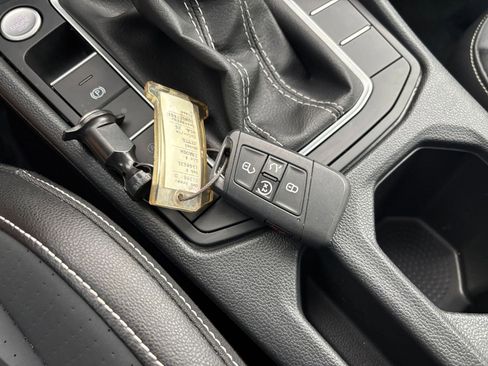 Used 2025 Volkswagen Jetta SE image 28