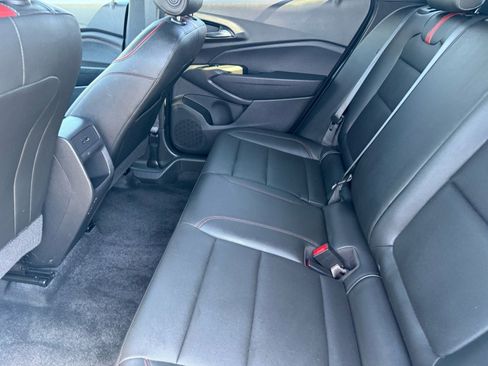 Used 2025 Chevrolet Trax RS w/ Sunroof Package image 28