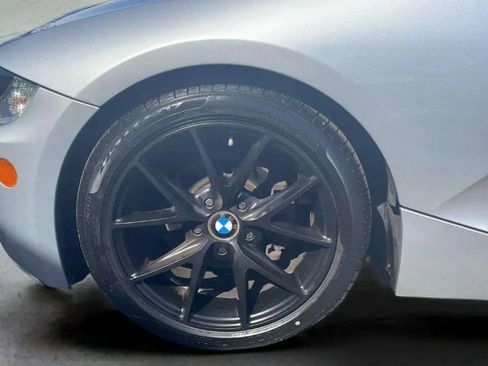 Used 2005 BMW Z4 2.5i image 31