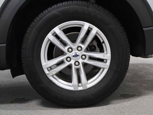 Used 2021 Ford Explorer XLT AWD/4WD image 35