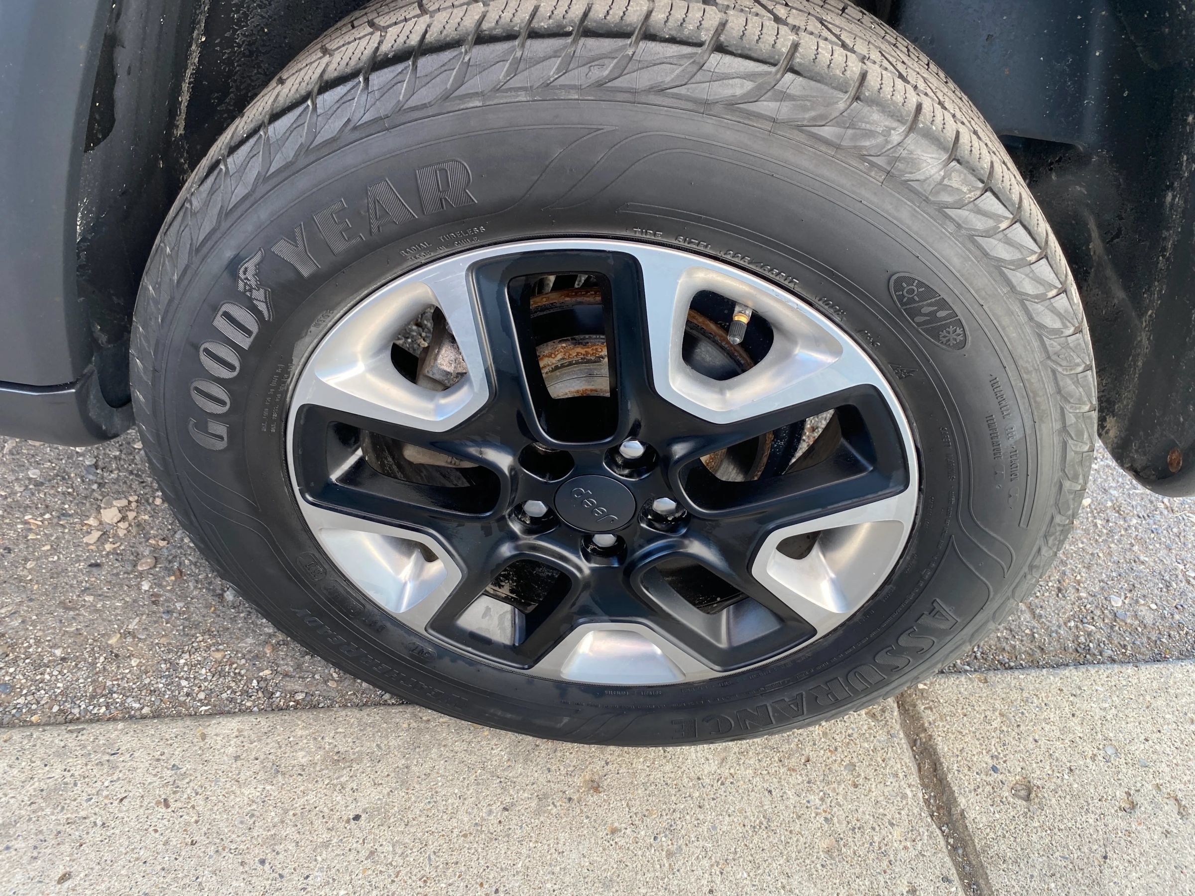 Used 2018 Jeep Compass Trailhawk w/ Cold Weather Group AWD/4WD image 25