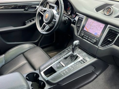 Certified 2017 Porsche Macan AWD/4WD image 16