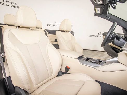 Used 2024 BMW M440i Convertible w/ Premium Package RWD image 17