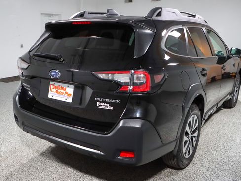 Used 2024 Subaru Outback Premium image 7
