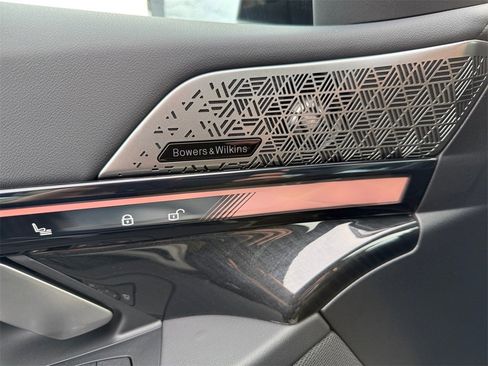 Certified 2025 BMW i5 xDrive40 w/ Premium Package image 30