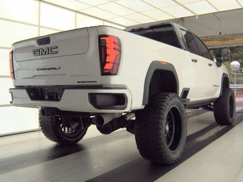 Used 2024 GMC Sierra 2500 Denali w/ Denali Reserve Package AWD/4WD image 2