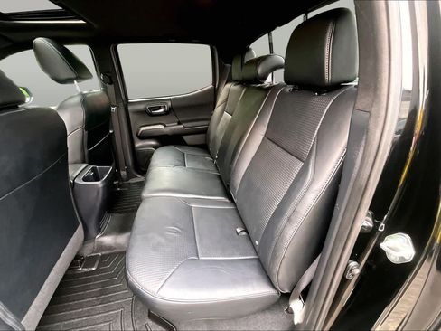 Certified 2018 Toyota Tacoma TRD Sport AWD/4WD image 20